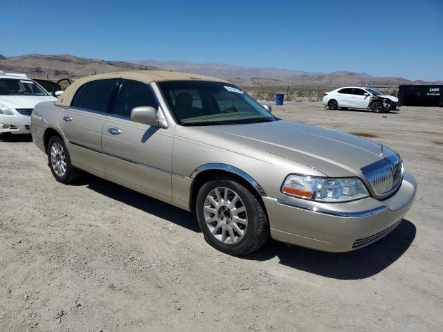 Photo 3 VIN: 1LNHM81W16Y615879 - LINCOLN TOWN CAR S 