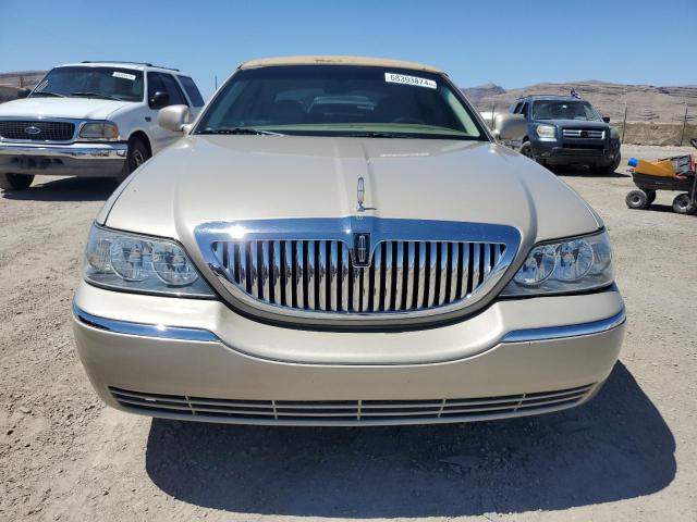 Photo 4 VIN: 1LNHM81W16Y615879 - LINCOLN TOWN CAR S 