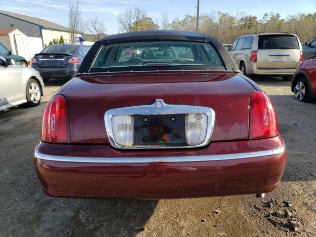 Photo 5 VIN: 1LNHM81W1YY769611 - LINCOLN TOWNCAR 