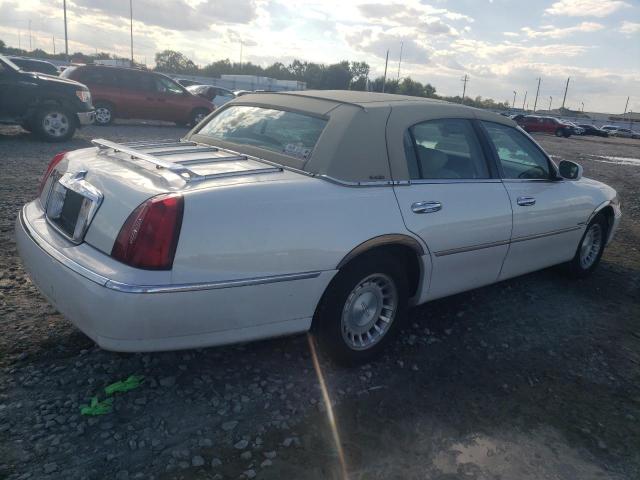 Photo 2 VIN: 1LNHM81W22Y603539 - LINCOLN TOWNCAR 