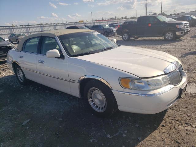 Photo 3 VIN: 1LNHM81W22Y603539 - LINCOLN TOWNCAR 