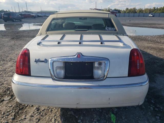 Photo 5 VIN: 1LNHM81W22Y603539 - LINCOLN TOWNCAR 