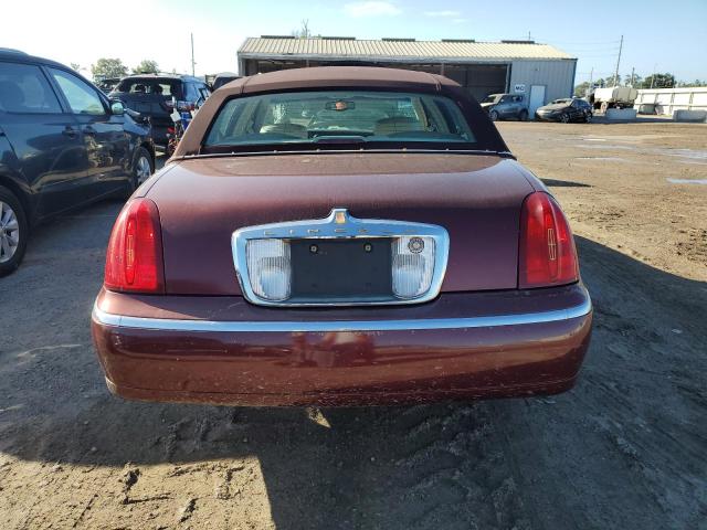 Photo 5 VIN: 1LNHM81W22Y633348 - LINCOLN TOWN CAR E 