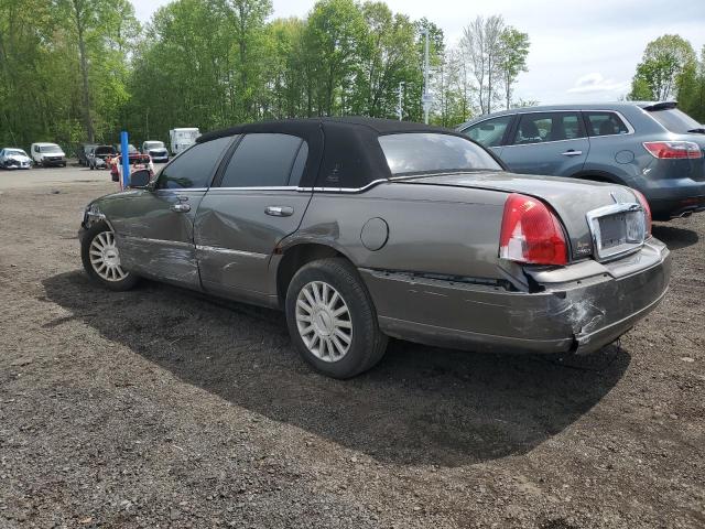 Photo 1 VIN: 1LNHM81W23Y622898 - LINCOLN TOWN CAR E 