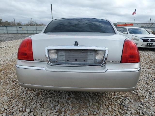 Photo 5 VIN: 1LNHM81W23Y695799 - LINCOLN TOWNCAR 