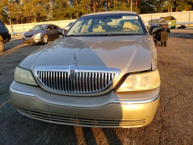 Photo 4 VIN: 1LNHM81W24Y607464 - LINCOLN TOWN CAR E 