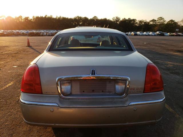 Photo 5 VIN: 1LNHM81W24Y607464 - LINCOLN TOWN CAR E 