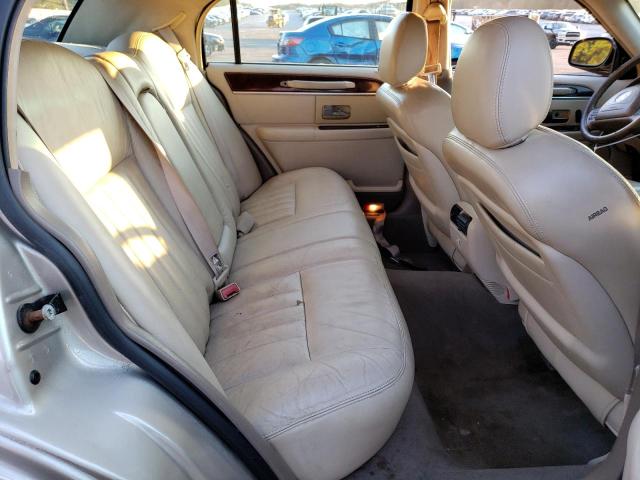 Photo 9 VIN: 1LNHM81W24Y607464 - LINCOLN TOWN CAR E 