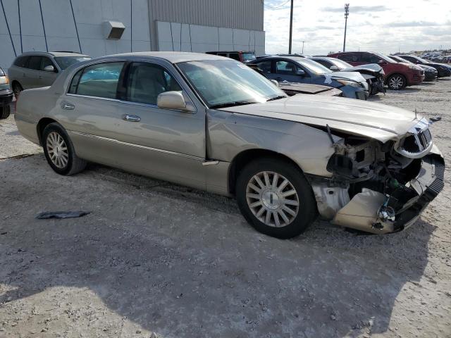 Photo 3 VIN: 1LNHM81W24Y664652 - LINCOLN TOWNCAR 