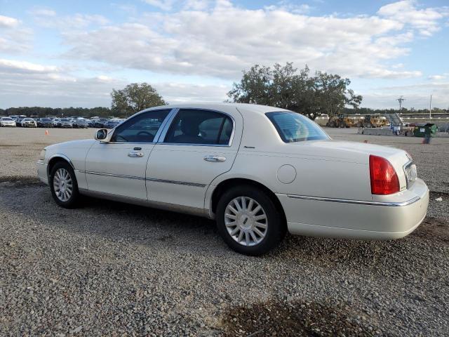 Photo 7 VIN: 1LNHM81W24Y675117 - LINCOLN TOWN CAR E 