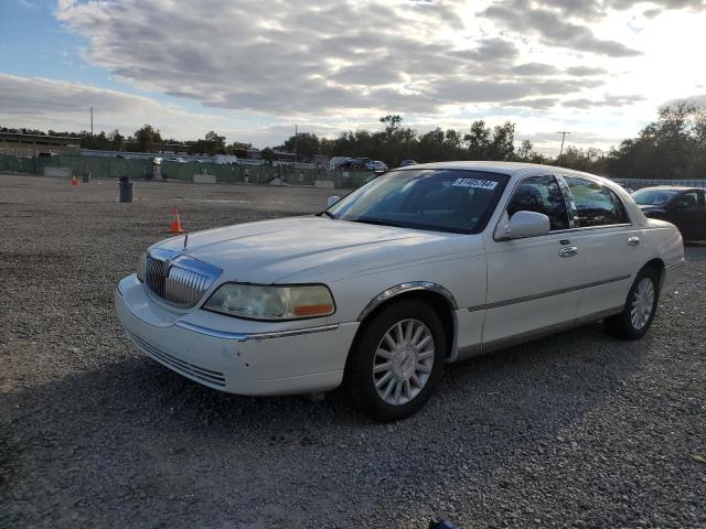 Photo 8 VIN: 1LNHM81W24Y675117 - LINCOLN TOWN CAR E 