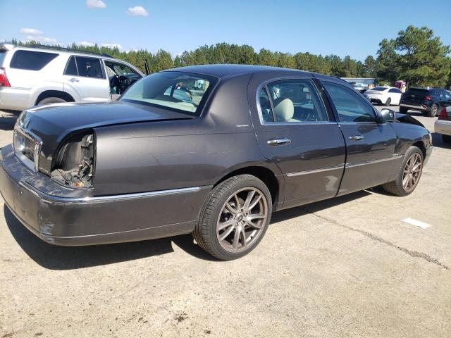 Photo 2 VIN: 1LNHM81W25Y619521 - LINCOLN TOWNCAR 