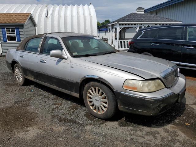 Photo 3 VIN: 1LNHM81W25Y629109 - LINCOLN TOWN CAR S 