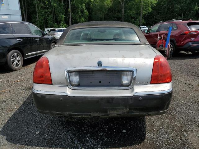 Photo 5 VIN: 1LNHM81W25Y629109 - LINCOLN TOWN CAR S 