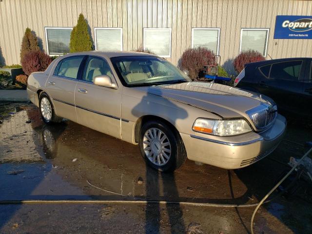 Photo 3 VIN: 1LNHM81W25Y658514 - LINCOLN TOWNCAR 