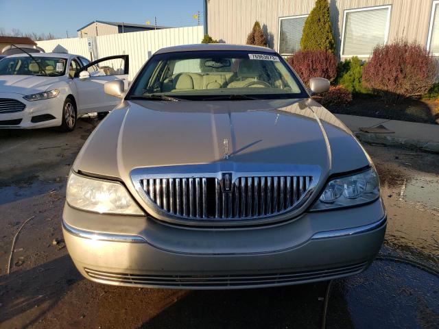 Photo 4 VIN: 1LNHM81W25Y658514 - LINCOLN TOWNCAR 