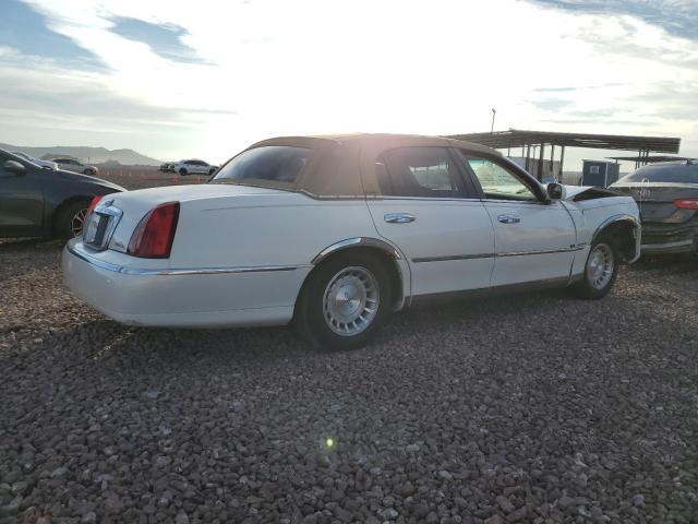 Photo 2 VIN: 1LNHM81W2XY654630 - LINCOLN TOWNCAR 