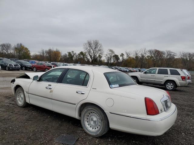 Photo 1 VIN: 1LNHM81W2XY671461 - LINCOLN TOWN CAR E 