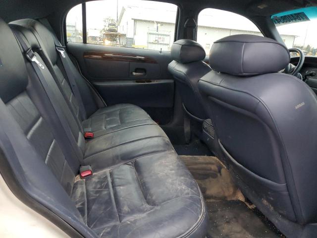 Photo 9 VIN: 1LNHM81W2XY671461 - LINCOLN TOWN CAR E 