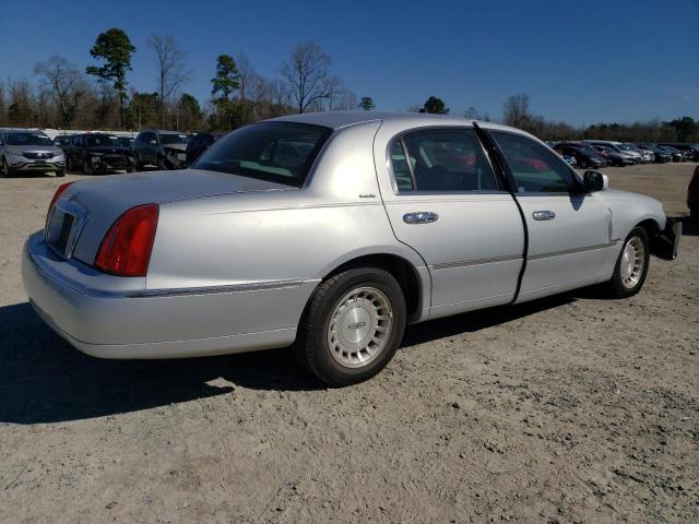 Photo 2 VIN: 1LNHM81W2XY678426 - LINCOLN TOWNCAR 