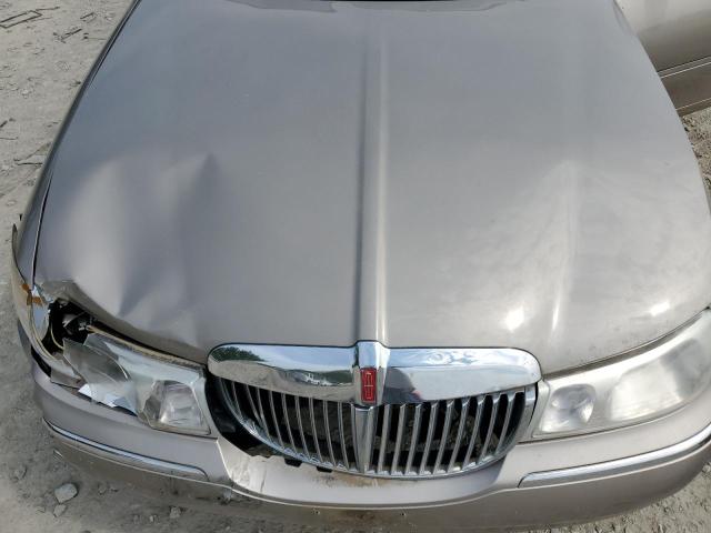 Photo 10 VIN: 1LNHM81W2YY913361 - LINCOLN TOWN CAR E 