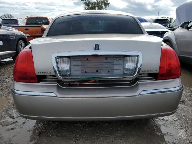 Photo 5 VIN: 1LNHM81W33Y639757 - LINCOLN TOWN CAR E 