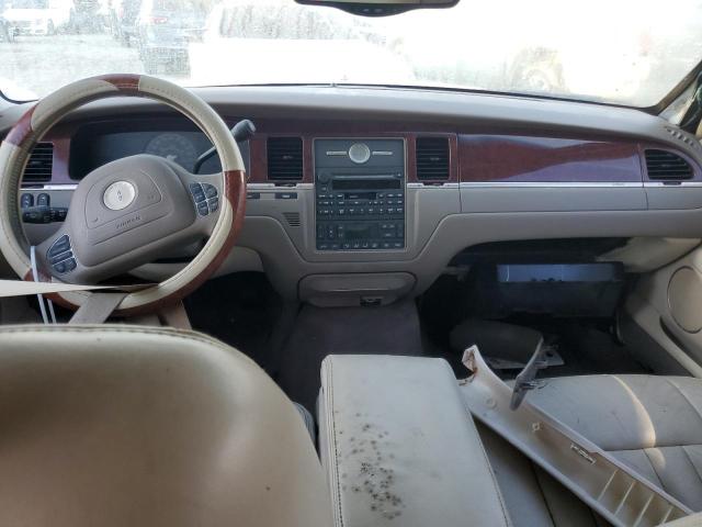 Photo 7 VIN: 1LNHM81W33Y639757 - LINCOLN TOWN CAR E 