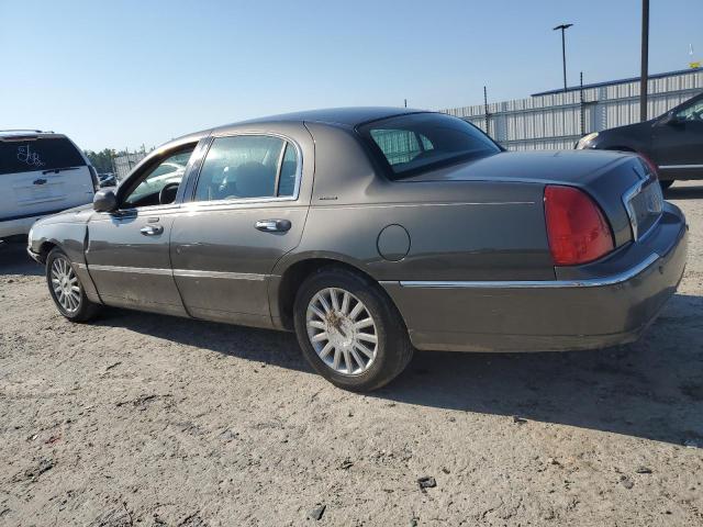 Photo 1 VIN: 1LNHM81W33Y692877 - LINCOLN TOWNCAR 