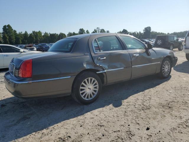 Photo 2 VIN: 1LNHM81W33Y692877 - LINCOLN TOWNCAR 