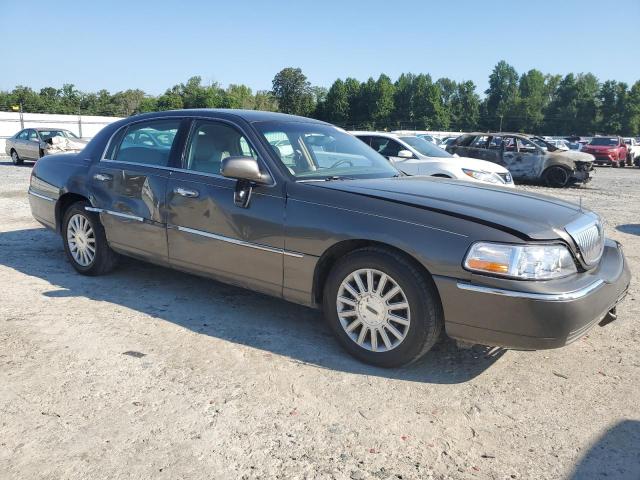 Photo 3 VIN: 1LNHM81W33Y692877 - LINCOLN TOWNCAR 