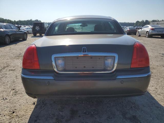 Photo 5 VIN: 1LNHM81W33Y692877 - LINCOLN TOWNCAR 