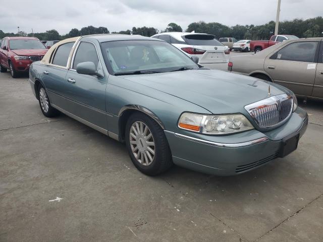 Photo 3 VIN: 1LNHM81W35Y604400 - LINCOLN TOWN CAR S 