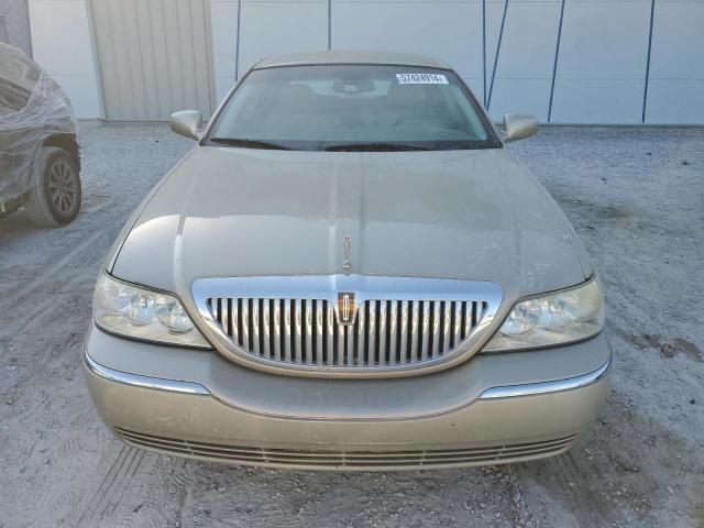 Photo 4 VIN: 1LNHM81W35Y668534 - LINCOLN TOWNCAR 