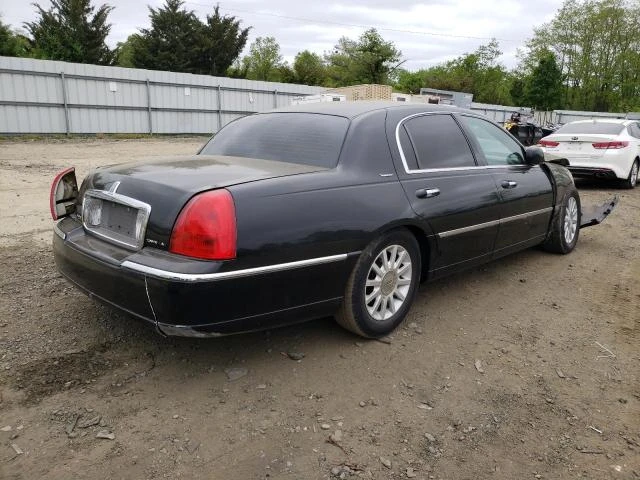 Photo 2 VIN: 1LNHM81W37Y613147 - LINCOLN TOWN CAR S 