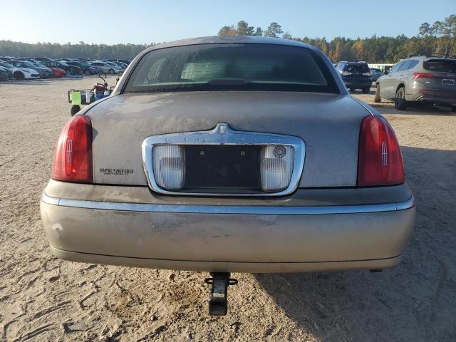 Photo 5 VIN: 1LNHM81W3YY936535 - LINCOLN TOWN CAR E 