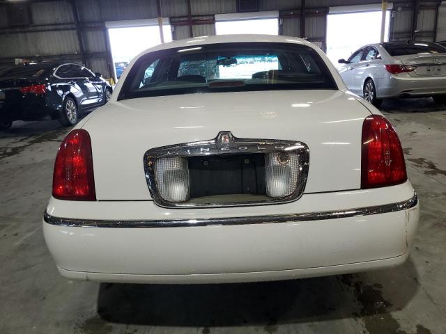 Photo 5 VIN: 1LNHM81W41Y680167 - LINCOLN TOWN CAR E 