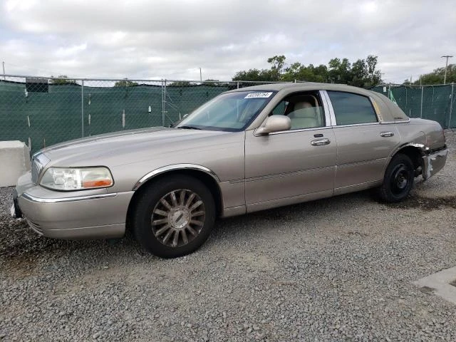 Photo 0 VIN: 1LNHM81W43Y678552 - LINCOLN TOWN CAR E 