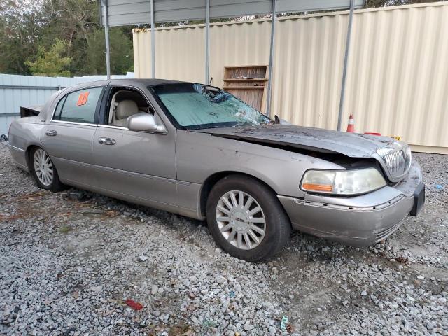 Photo 3 VIN: 1LNHM81W43Y692936 - LINCOLN TOWN CAR E 