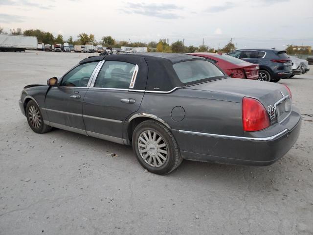 Photo 1 VIN: 1LNHM81W44Y615629 - LINCOLN TOWN CAR E 