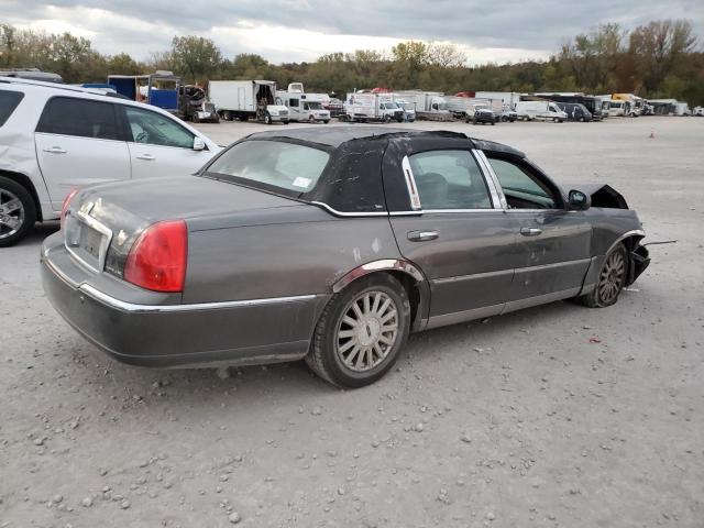 Photo 2 VIN: 1LNHM81W44Y615629 - LINCOLN TOWN CAR E 