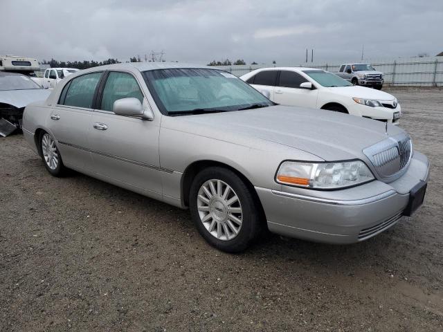 Photo 3 VIN: 1LNHM81W44Y667553 - LINCOLN TOWNCAR 