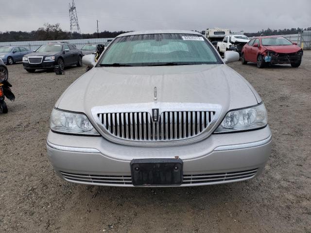 Photo 4 VIN: 1LNHM81W44Y667553 - LINCOLN TOWNCAR 