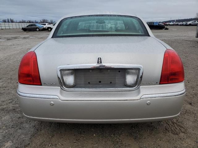 Photo 5 VIN: 1LNHM81W44Y667553 - LINCOLN TOWNCAR 