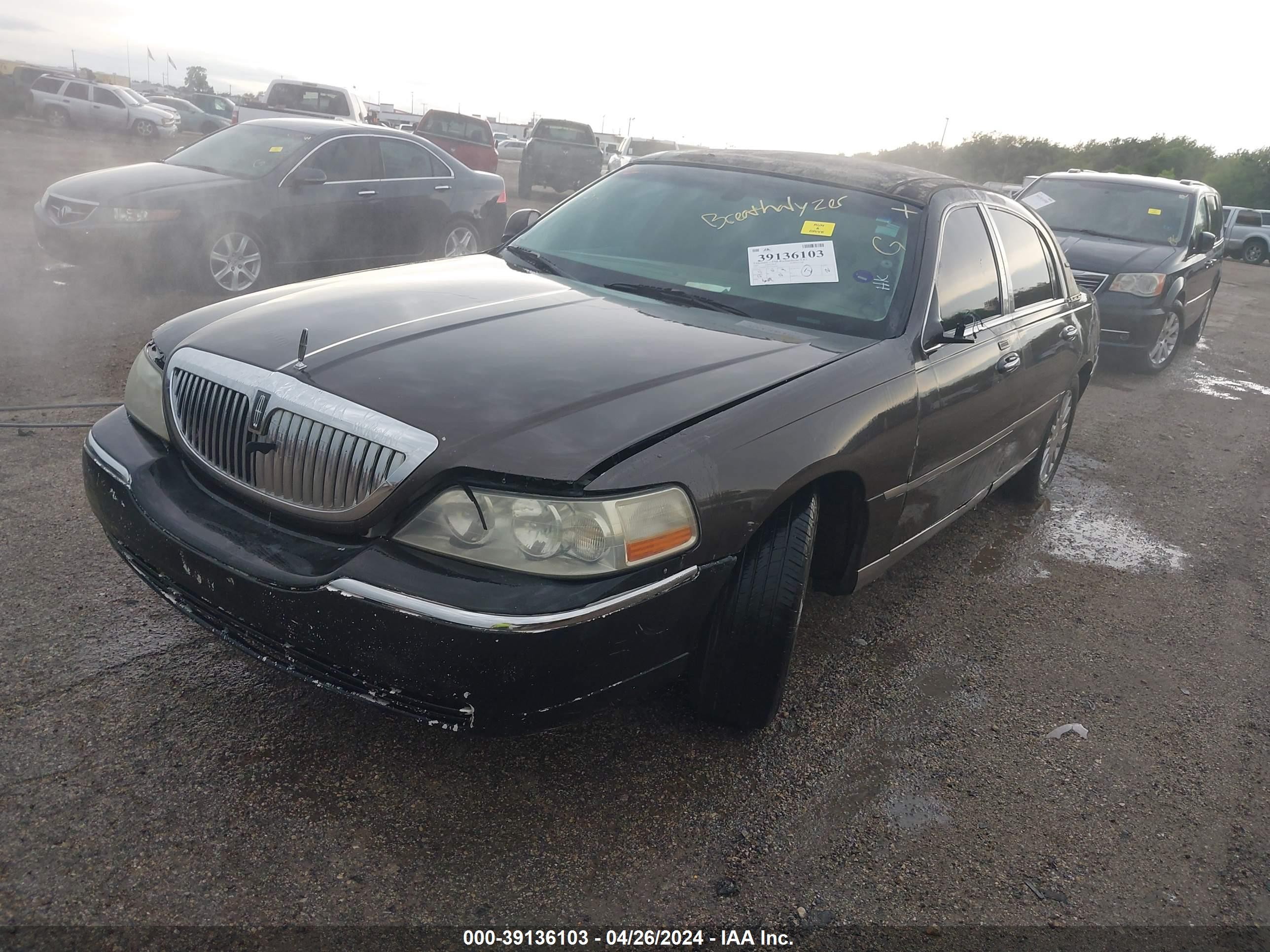 Photo 1 VIN: 1LNHM81W45Y619620 - LINCOLN TOWN CAR 