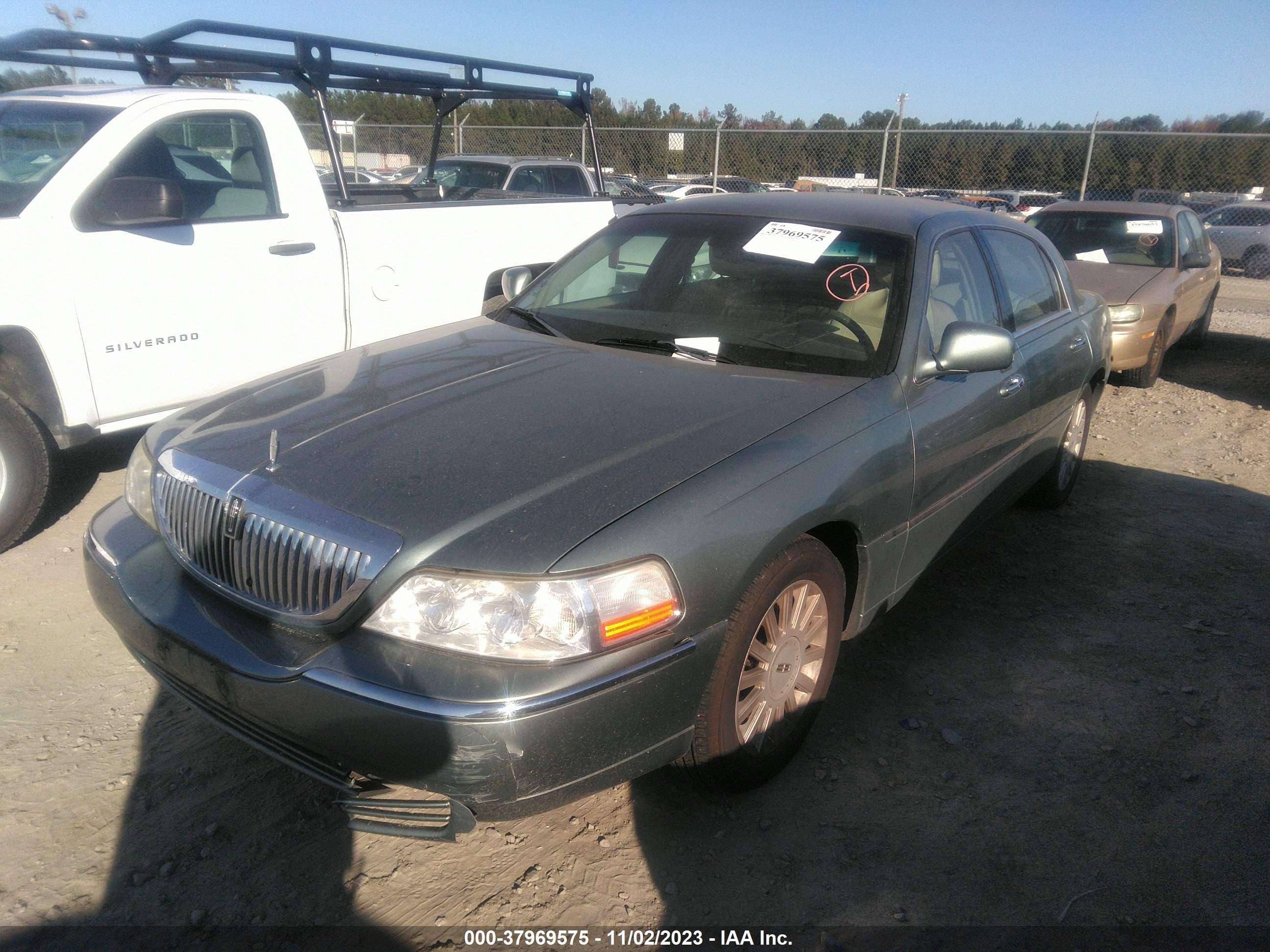 Photo 1 VIN: 1LNHM81W45Y634912 - LINCOLN TOWN CAR 