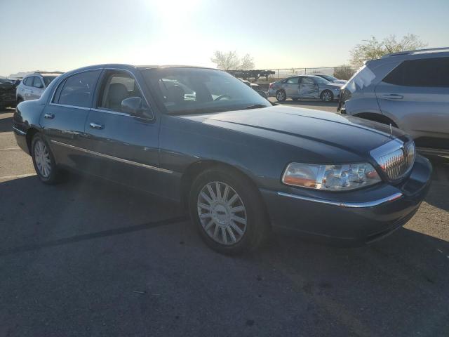 Photo 3 VIN: 1LNHM81W45Y635350 - LINCOLN TOWN CAR S 