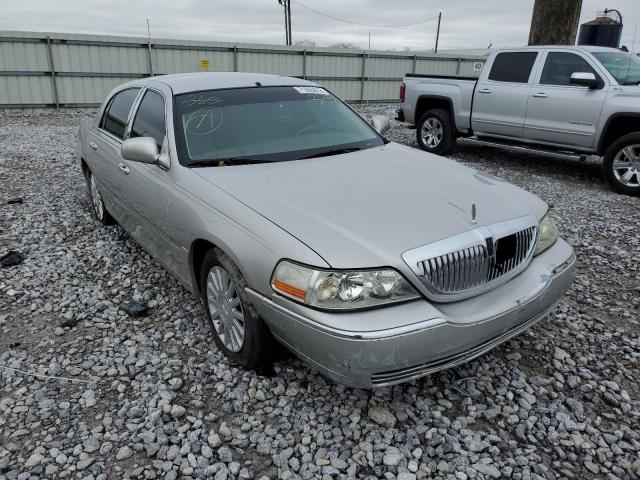 Photo 3 VIN: 1LNHM81W45Y643299 - LINCOLN TOWN CAR S 