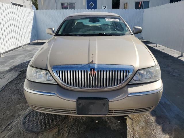 Photo 4 VIN: 1LNHM81W45Y658515 - LINCOLN TOWN CAR S 