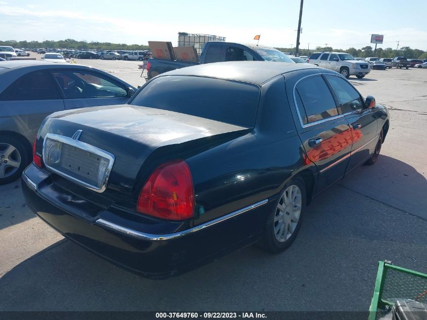 Photo 3 VIN: 1LNHM81W47Y634542 - LINCOLN TOWN CAR 