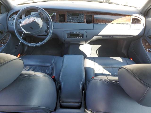 Photo 7 VIN: 1LNHM81W4XY628028 - LINCOLN TOWN CAR E 